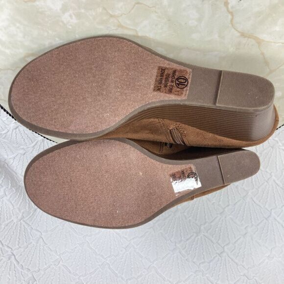SODA Ankle Boots Womens Size 10 Brown V Cut Shaft Almond Toe Slip On Wedge Shoes - Picture 11 of 12